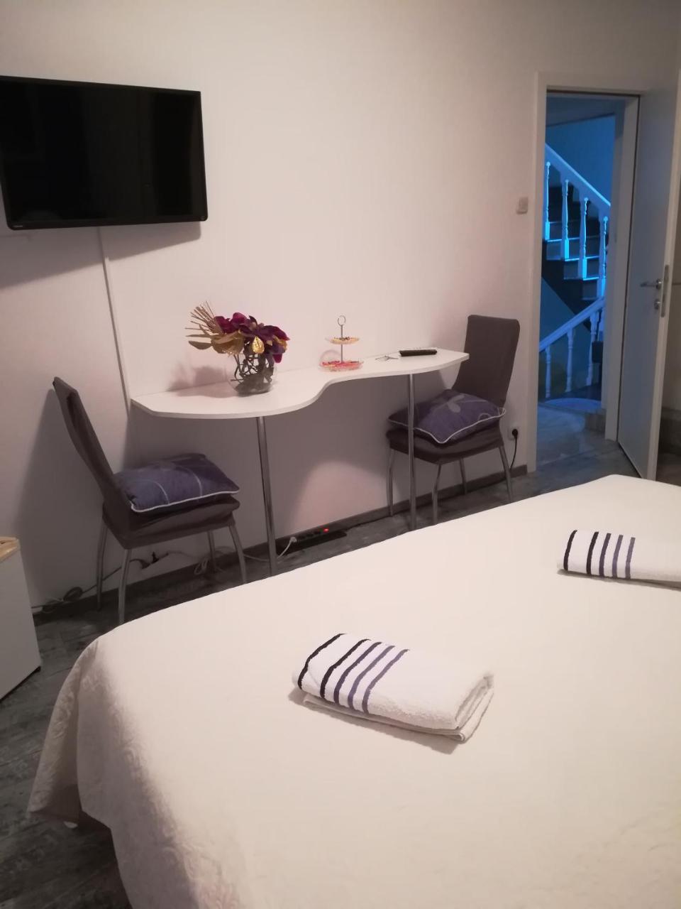 Rooms And Apartment Stambuk Split Luaran gambar